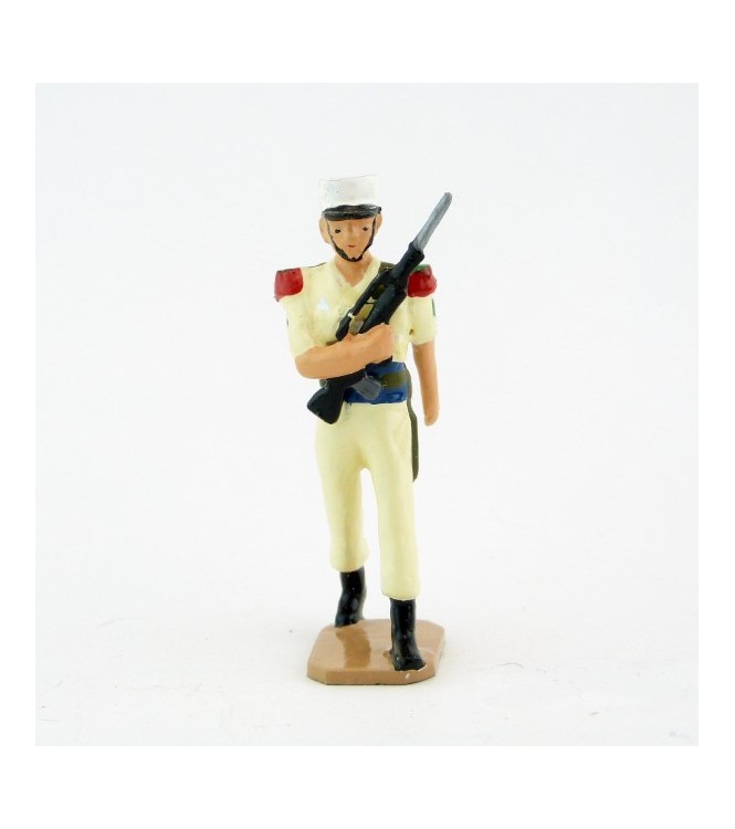 Légionnaire avec Famas, tenue Sable - Légion Etrangère (S.E.A)