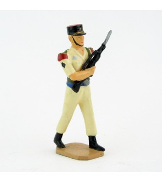 Sous-officier avec Famas, tenue Sable - Légion Etrangère (S.E.A)