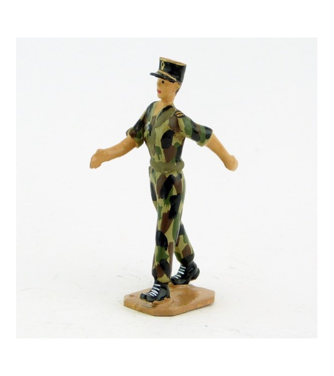Officier, képi noir, tenue camouflage - Légion Etrangère (S.E.A)