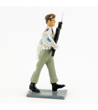 soldat de la garde au drapeau du 2e RH (béret brun)