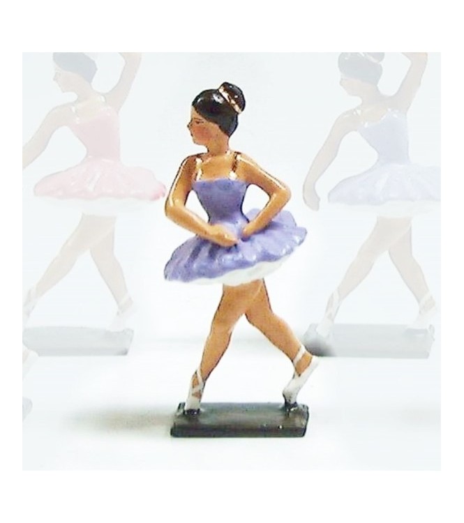 ballerine (danseuse) mains autour de la taille, en tutu mauve (violet)