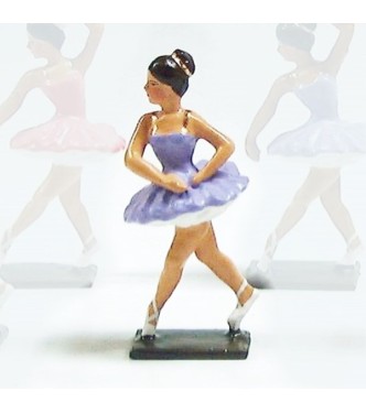 ballerine (danseuse) mains autour de la taille, en tutu mauve (violet)