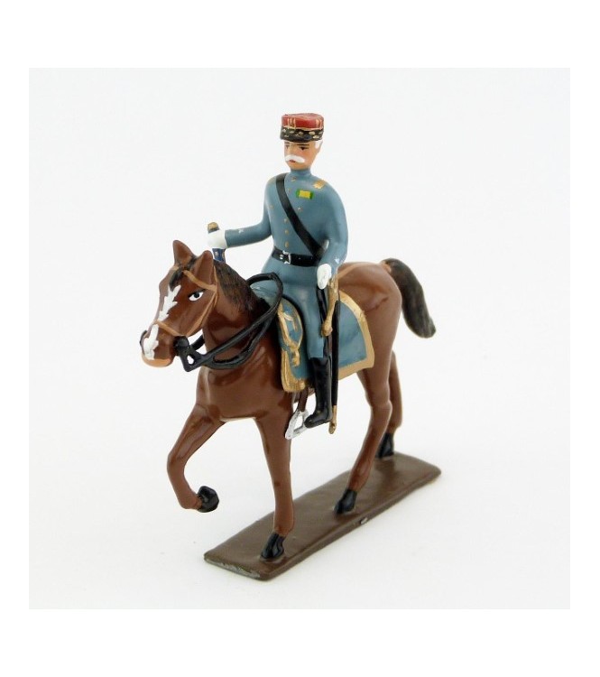 Général Pétain à cheval