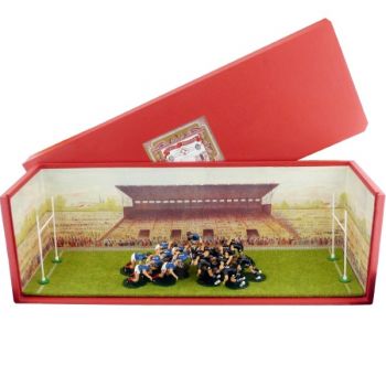 diorama « mêlée France contre Nouvelle Zélande (All Blacks) » (19 p. + coffret)
