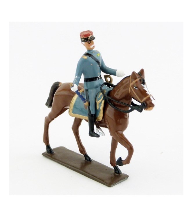 Général Pétain à cheval