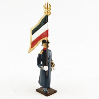 drapeau de l'infanterie prussienne capote bleue, casque à pointe (pickelhaube