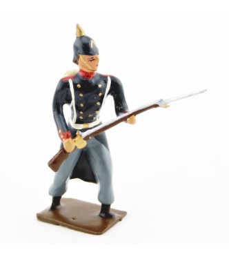 fantassin de l'infanterie prussienne capote bleue, à l'assaut