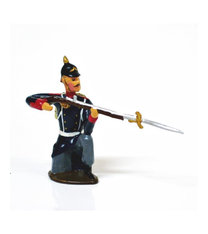 fantassin de l'infanterie prussienne capote bleue à genou, fusil en joue