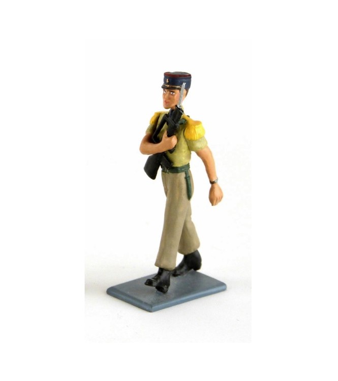 Soldat du 3e RIMA, manches courtes, avec FAMAS