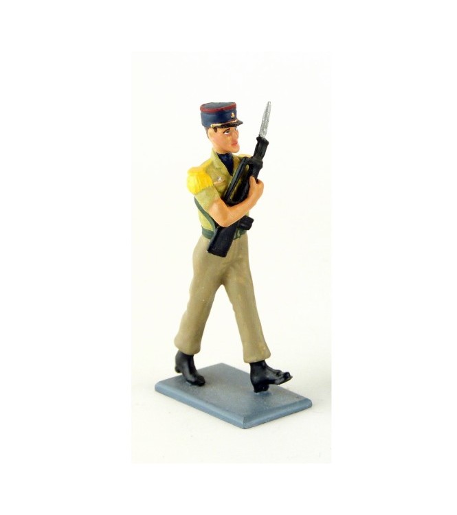 Soldat du 3e RIMA, manches courtes, avec FAMAS