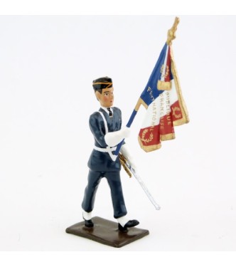 Porte-drapeau du Prytanée National Militaire de la Flèche au défilé