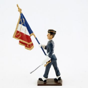 Porte-drapeau du Prytanée National Militaire de la Flèche au défilé