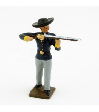 Mexicain, fusil en joue, sombrero noir