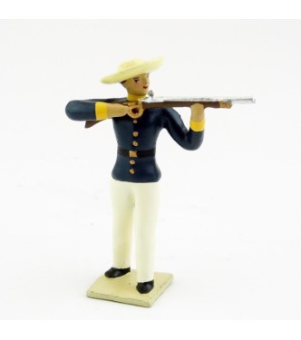 Mexicain, fusil en joue, sombrero paille