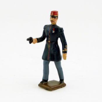 Officier français (Capitaine Danjou) avec revolver