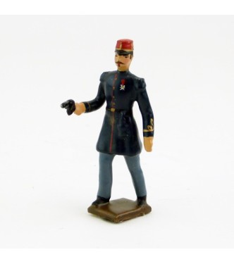 Officier français (Capitaine Danjou) avec revolver