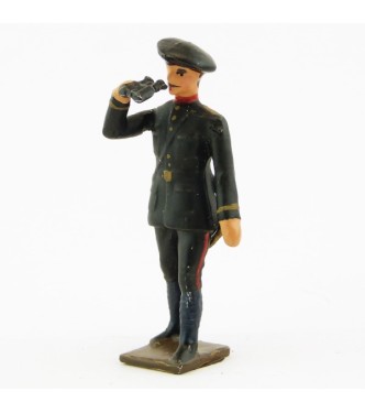 officier des Artilleurs de montagne avec Jumelles