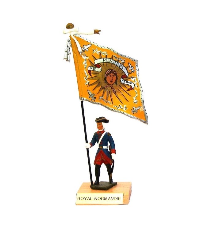 étendard du Royal Normandie (1750, Louis XV) sur socle bois