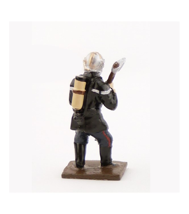 pompier avec hache (collection ''minis'' h.40 mm)