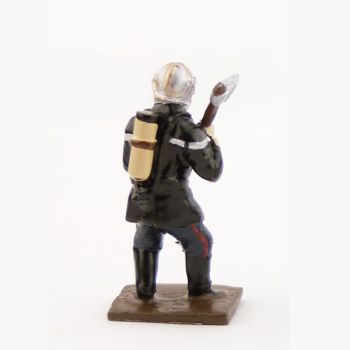 pompier avec hache (collection ''minis'' h.40 mm)