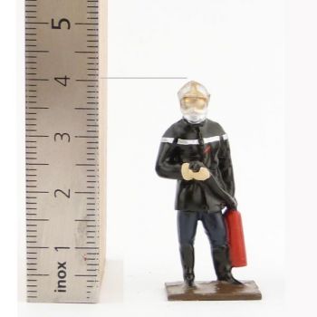 pompier avec extincteur (collection ''minis'' h.40 mm)