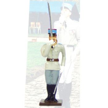 élève de l'EAABC (Saumur) au présenter sabre (garde au drapeau)