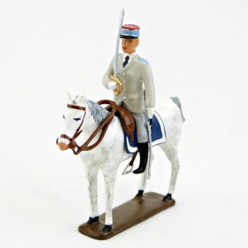 cavalier de la Garde à l'étendard de l'EAABC à cheval, au présenter sabre