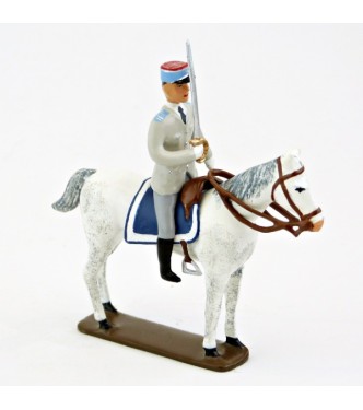 cavalier de la Garde à l'étendard de l'EAABC à cheval, au présenter sabre