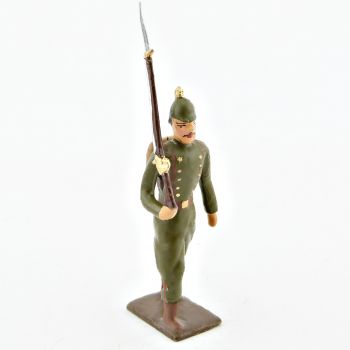 fantassin de l'infanterie prussienne en capote reseda (kaki), casque à pointe (p