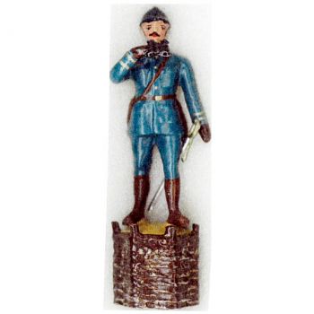 officier en B.H. sur gabion avec jumelles