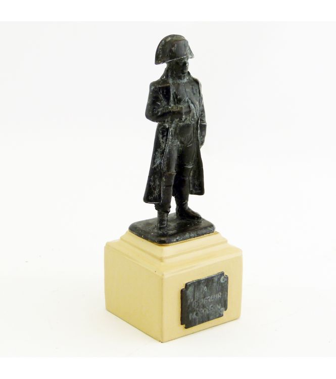 Statue (Napoléon grande taille) sur socle