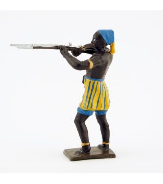 guerrier africain, fusil en joue, pagne jaune et bleu