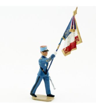 porte-étendard de l'École militaire des aspirants de Coëtquidan (EMAC)