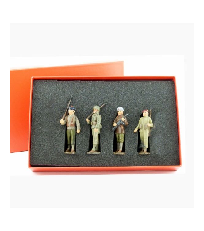 coffret de 4 figurines « les Héros de la Libération » (1945) (h. moy. 65 mm)