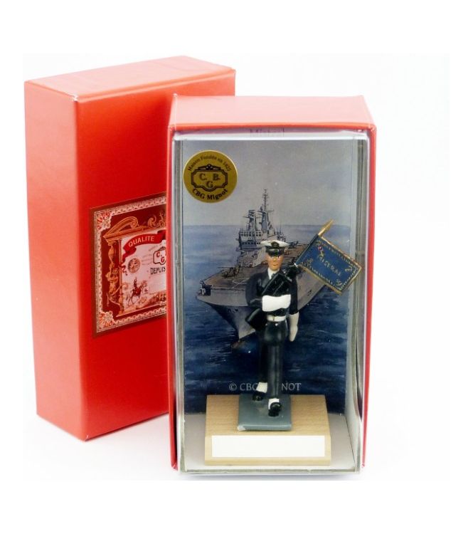 porte-Fanion du porte-hélicoptères amphibie Mistral en coffret de présentation