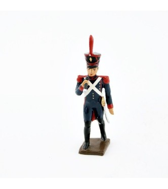 officier des artilleurs de la ligne avec longue-vue