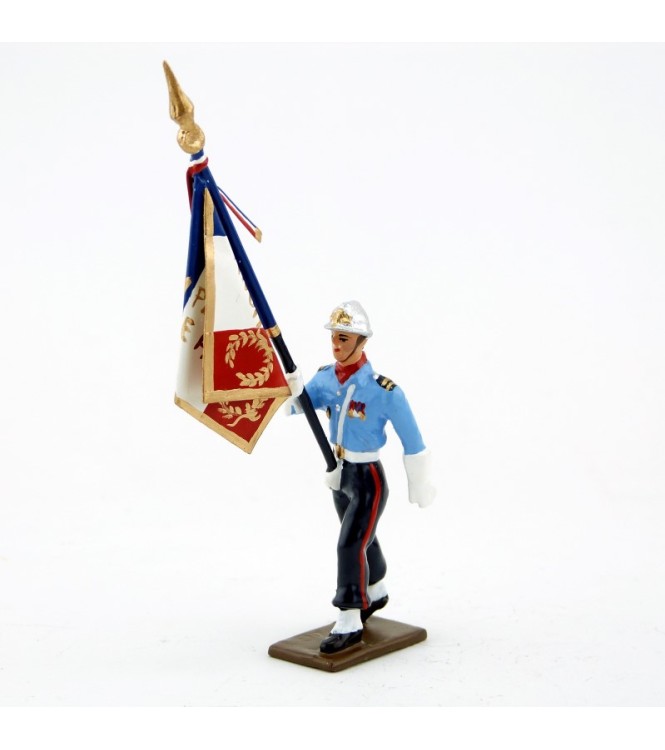 porte-drapeau de la garde d'honneur des Sapeurs-Pompiers
