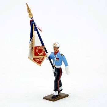 porte-drapeau de la garde d'honneur des Sapeurs-Pompiers