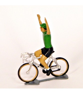 Maillot vert, bras en l'air