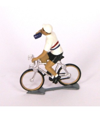 Maillot Hollandais buvant à la gourde