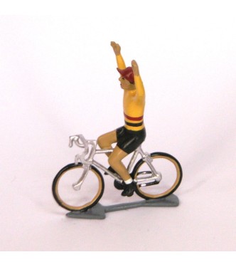 Champion de Belgique, bras en l'air