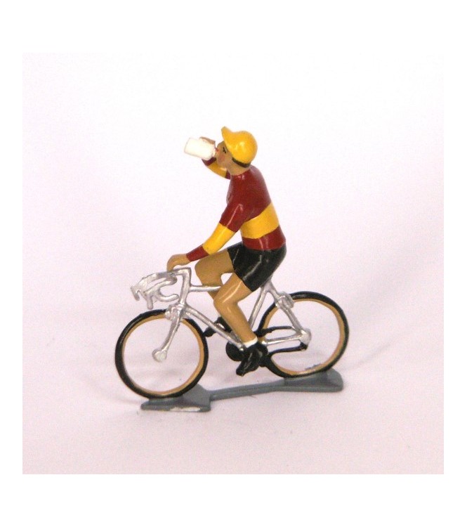 Champion d'Espagne buvant à la gourde