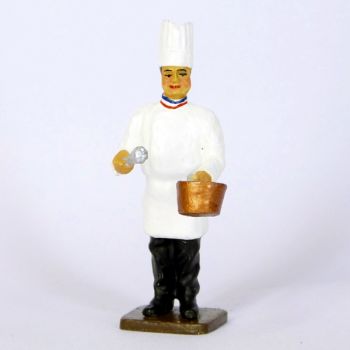 Cuisinier avec une casserole et un fouet