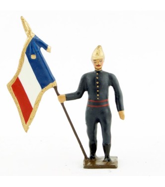 pompier avec drapeau
