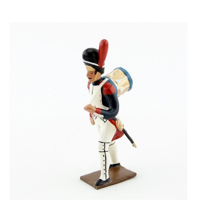 tambour des grenadiers de la garde portant sa caisse sur le dos