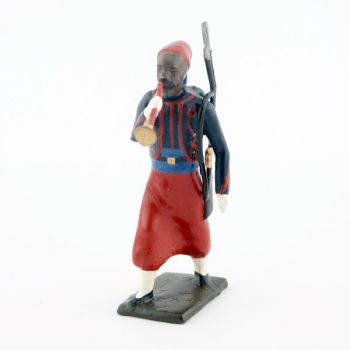 clairon de zouaves avec chéchias, tresses rouges