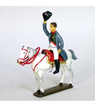 Napoléon 1er levant son chapeau sur cheval à l'arrêt (la Charge de Friedland)