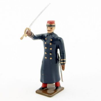 officier de l'infanterie de ligne en capote à l'assaut