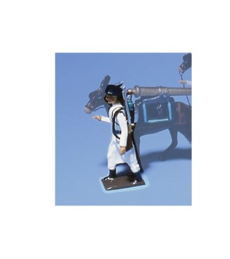 chasseur alpin en tenue blanche, main en l'air