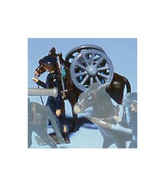 chasseur alpin en tenue bleue, tirant mulet avec paire de roues sur le dos